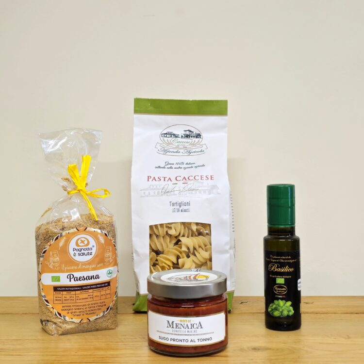 Pasta con sugo al tonno ed olio evo al basilico bio